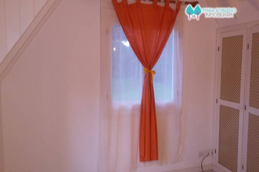 Pinamar,Buenos Aires,Argentina,3 Bedrooms Bedrooms,2 BathroomsBathrooms,Casas,ULISES,4465