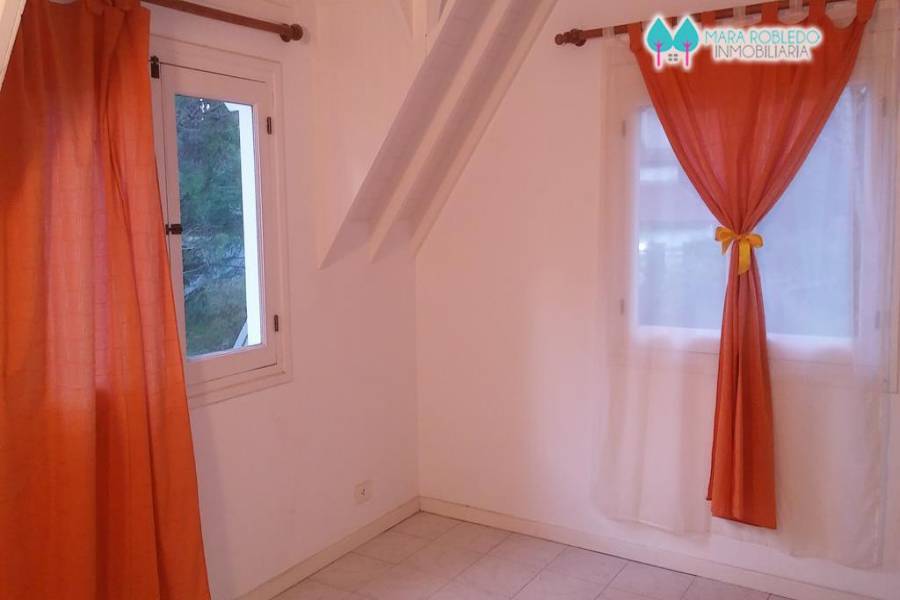 Pinamar,Buenos Aires,Argentina,3 Bedrooms Bedrooms,2 BathroomsBathrooms,Casas,ULISES,4465