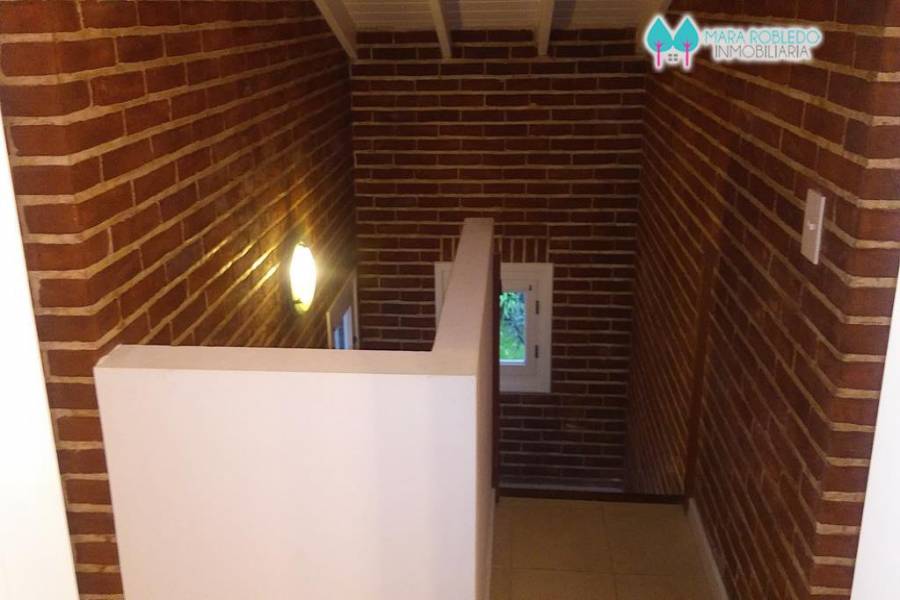 Pinamar,Buenos Aires,Argentina,3 Bedrooms Bedrooms,2 BathroomsBathrooms,Casas,ULISES,4465