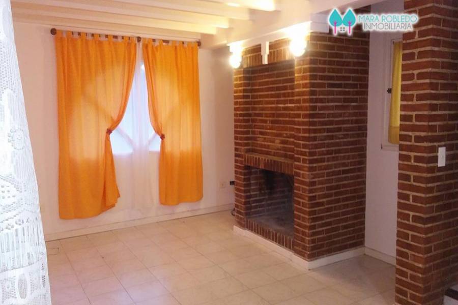 Pinamar,Buenos Aires,Argentina,3 Bedrooms Bedrooms,2 BathroomsBathrooms,Casas,ULISES,4465