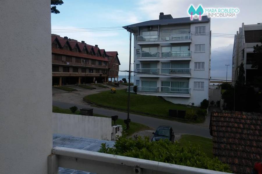 Pinamar,Buenos Aires,Argentina,5 Bedrooms Bedrooms,3 BathroomsBathrooms,Casas,AV. LIBERTADOR,4467