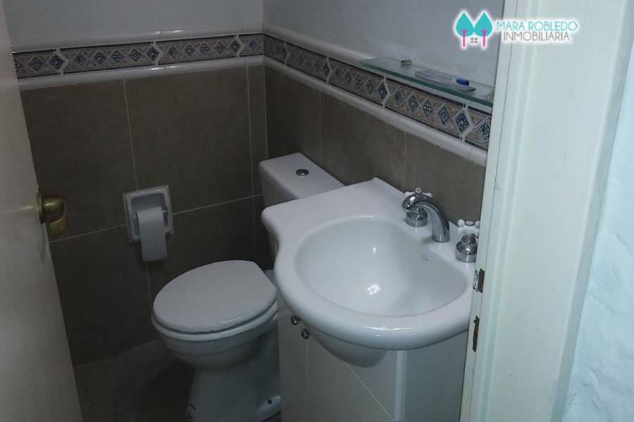 Pinamar,Buenos Aires,Argentina,5 Bedrooms Bedrooms,3 BathroomsBathrooms,Casas,AV. LIBERTADOR,4467