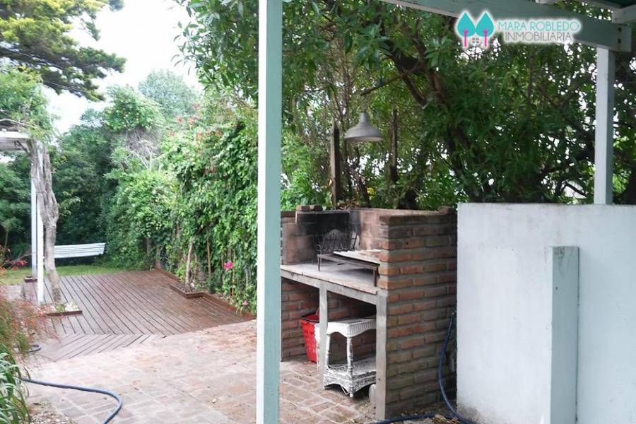 Pinamar,Buenos Aires,Argentina,5 Bedrooms Bedrooms,3 BathroomsBathrooms,Casas,AV. LIBERTADOR,4467
