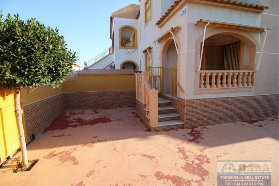 Torrevieja,Alicante,España,4 Bedrooms Bedrooms,2 BathroomsBathrooms,Chalets,40258