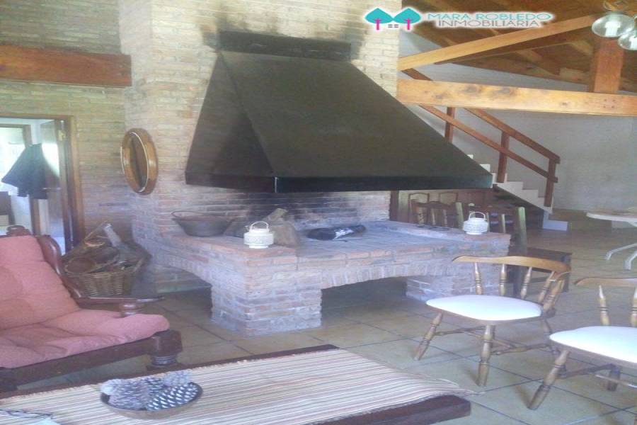 Pinamar,Buenos Aires,Argentina,4 Bedrooms Bedrooms,3 BathroomsBathrooms,Casas,AV. LIBERTADOR,4468