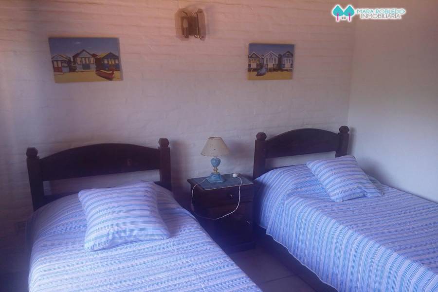 Pinamar,Buenos Aires,Argentina,4 Bedrooms Bedrooms,3 BathroomsBathrooms,Casas,AV. LIBERTADOR,4468