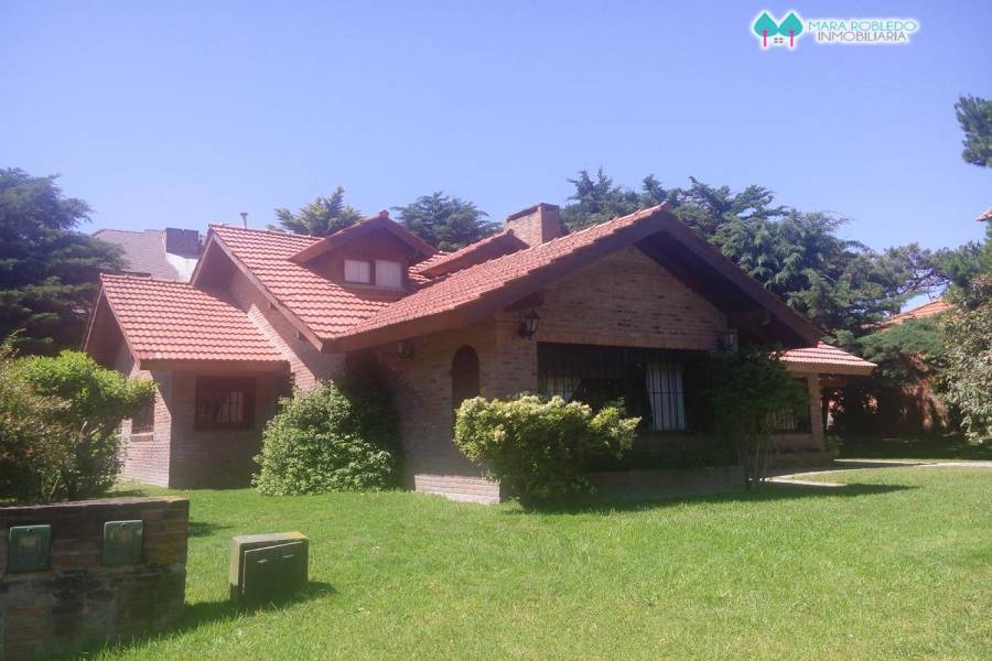 Pinamar,Buenos Aires,Argentina,4 Bedrooms Bedrooms,3 BathroomsBathrooms,Casas,AV. LIBERTADOR,4468