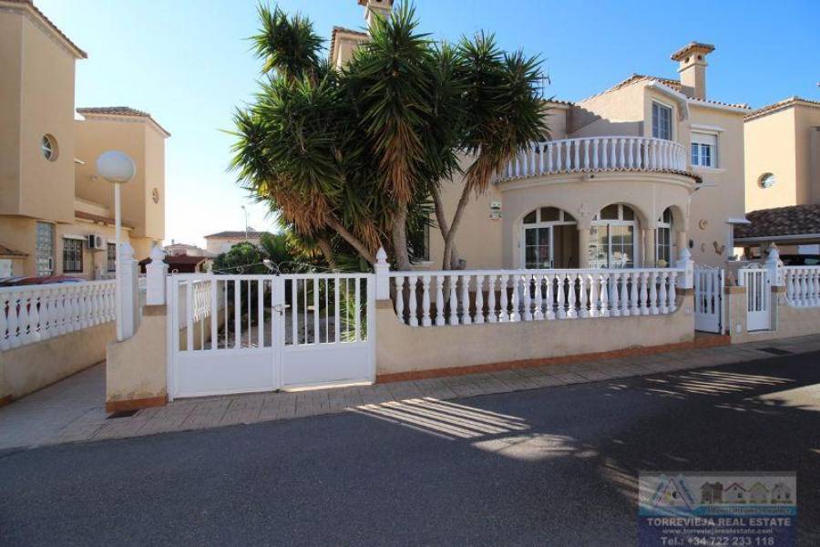 Orihuela Costa,Alicante,España,3 Bedrooms Bedrooms,2 BathroomsBathrooms,Chalets,40280