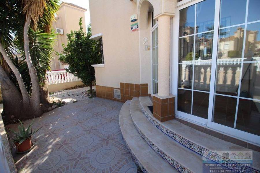 Orihuela Costa,Alicante,España,3 Bedrooms Bedrooms,2 BathroomsBathrooms,Chalets,40280