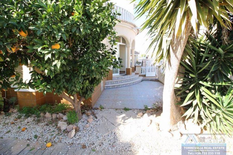 Orihuela Costa,Alicante,España,3 Bedrooms Bedrooms,2 BathroomsBathrooms,Chalets,40280