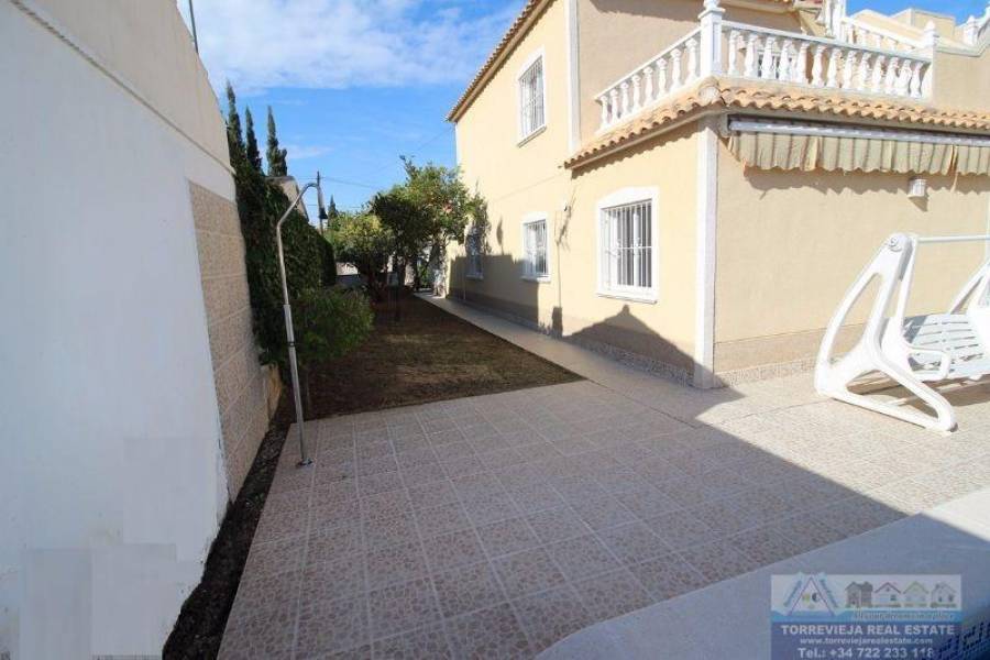 Torrevieja,Alicante,España,4 Bedrooms Bedrooms,2 BathroomsBathrooms,Chalets,40283
