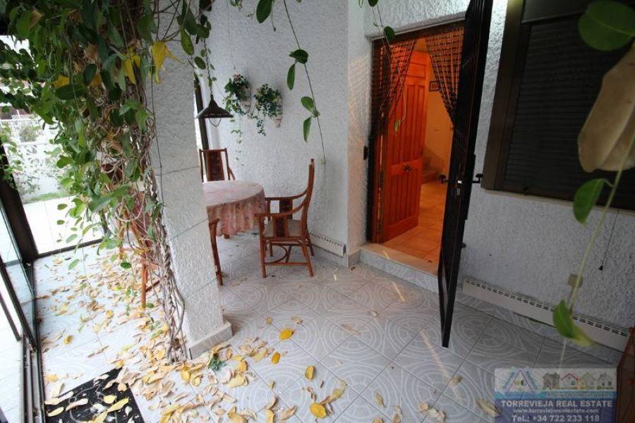 Torrevieja,Alicante,España,3 Bedrooms Bedrooms,3 BathroomsBathrooms,Chalets,40300
