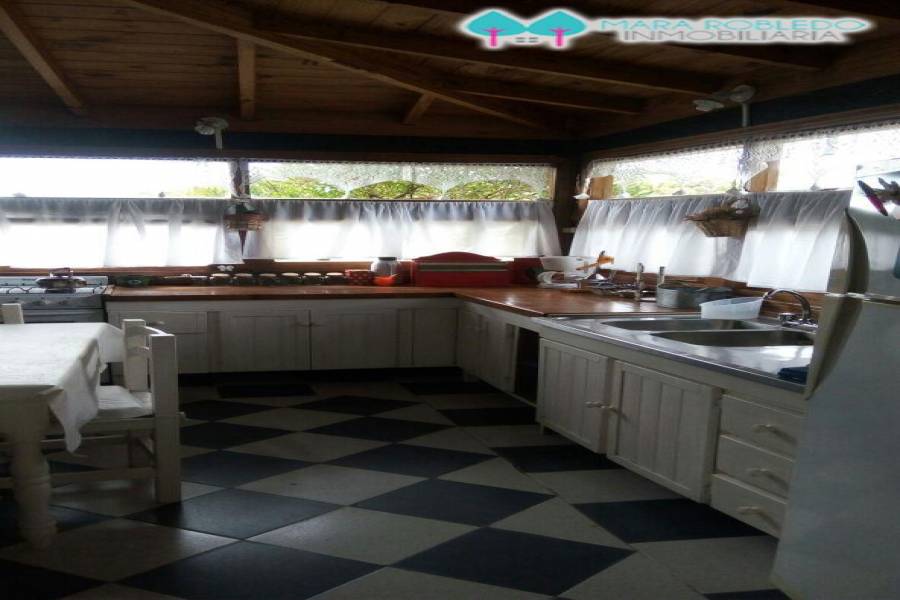 Pinamar,Buenos Aires,Argentina,3 Bedrooms Bedrooms,2 BathroomsBathrooms,Casas,CIRCE,4472
