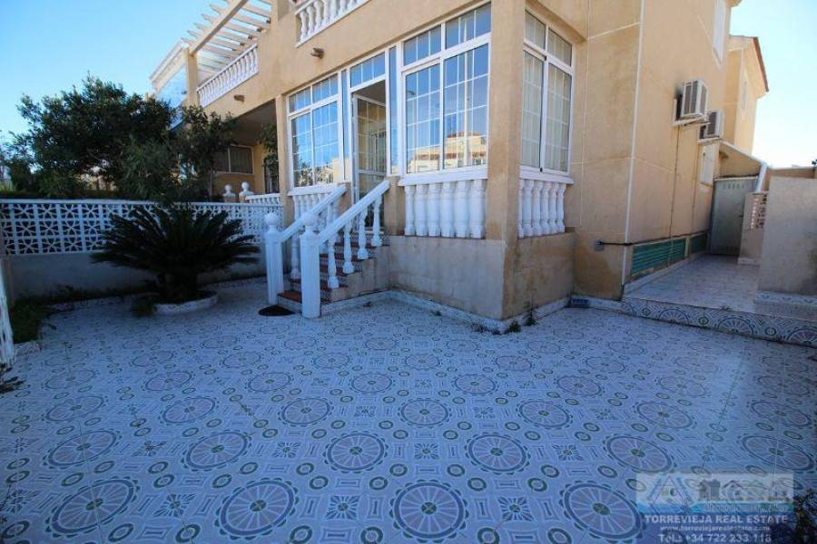 Torrevieja,Alicante,España,2 Bedrooms Bedrooms,1 BañoBathrooms,Bungalow,40302
