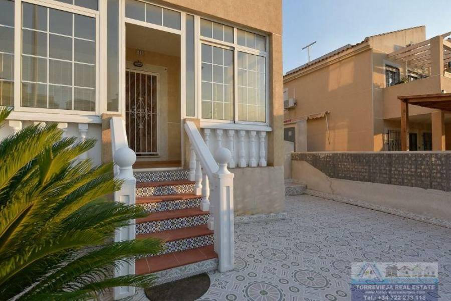 Torrevieja,Alicante,España,2 Bedrooms Bedrooms,1 BañoBathrooms,Bungalow,40302