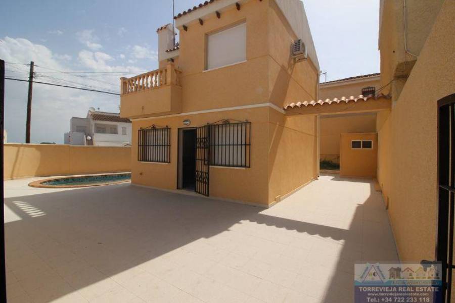 Torrevieja,Alicante,España,2 Bedrooms Bedrooms,2 BathroomsBathrooms,Chalets,40308