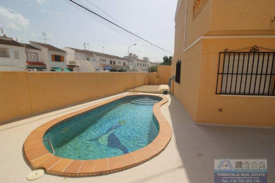 Torrevieja,Alicante,España,2 Bedrooms Bedrooms,2 BathroomsBathrooms,Chalets,40308