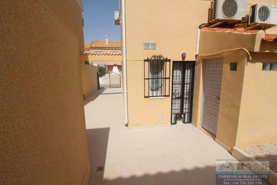 Torrevieja,Alicante,España,2 Bedrooms Bedrooms,2 BathroomsBathrooms,Chalets,40308