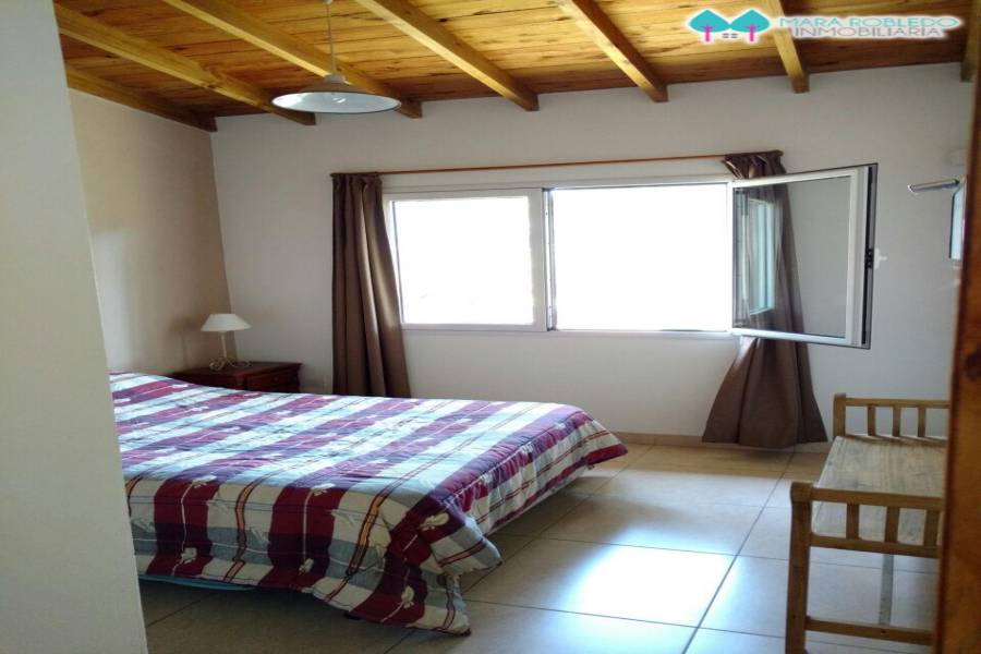 Pinamar,Buenos Aires,Argentina,2 Bedrooms Bedrooms,1 BañoBathrooms,Casas,CLIO,4473