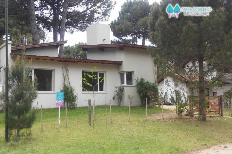 Pinamar,Buenos Aires,Argentina,2 Bedrooms Bedrooms,1 BañoBathrooms,Casas,CLIO,4473