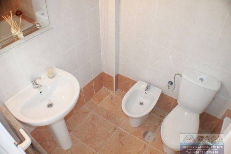 Torrevieja,Alicante,España,2 Bedrooms Bedrooms,1 BañoBathrooms,Bungalow,40312