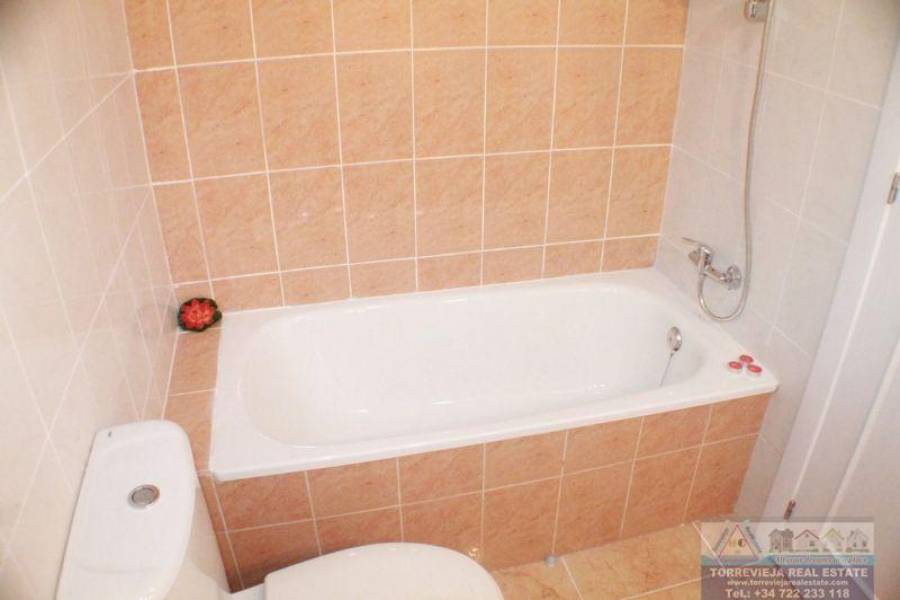 Torrevieja,Alicante,España,2 Bedrooms Bedrooms,1 BañoBathrooms,Bungalow,40312