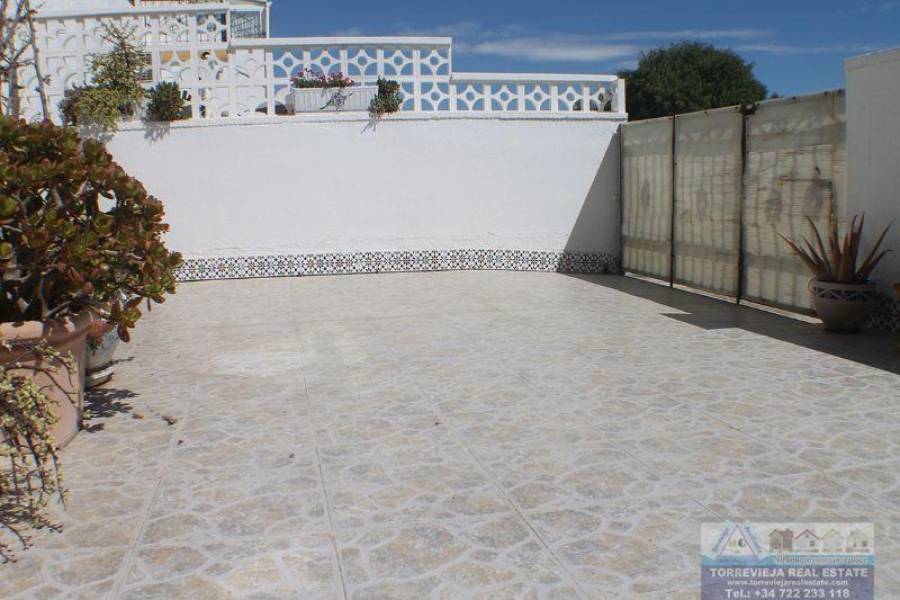 Torrevieja,Alicante,España,2 Bedrooms Bedrooms,1 BañoBathrooms,Bungalow,40351