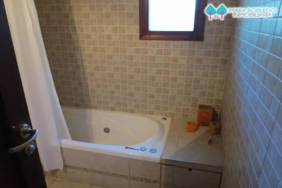 Pinamar,Buenos Aires,Argentina,3 Bedrooms Bedrooms,2 BathroomsBathrooms,Casas,DE LAS HESPÉRIDES,4479