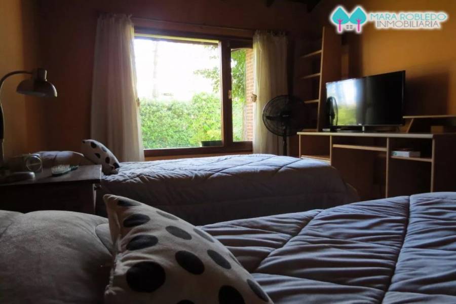 Pinamar,Buenos Aires,Argentina,3 Bedrooms Bedrooms,2 BathroomsBathrooms,Casas,DE LAS HESPÉRIDES,4479