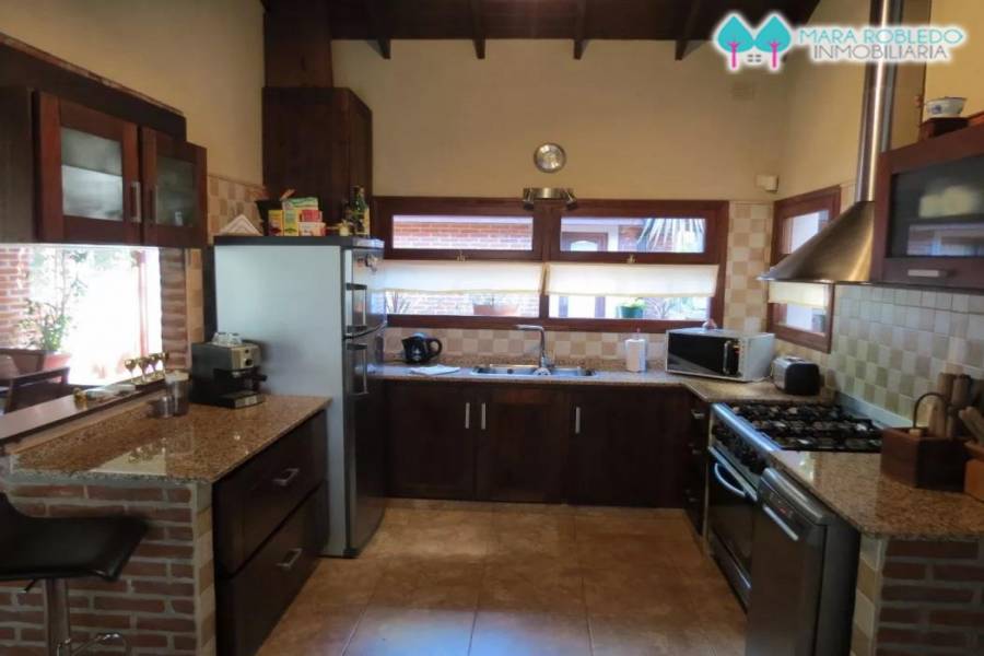 Pinamar,Buenos Aires,Argentina,3 Bedrooms Bedrooms,2 BathroomsBathrooms,Casas,DE LAS HESPÉRIDES,4479
