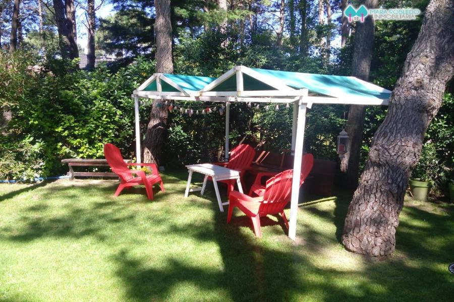 Pinamar,Buenos Aires,Argentina,2 Bedrooms Bedrooms,2 BathroomsBathrooms,Casas,DE LAS NEREIDAS ,4480