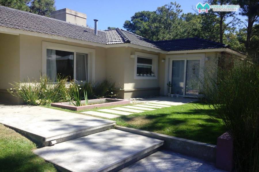 Pinamar,Buenos Aires,Argentina,2 Bedrooms Bedrooms,2 BathroomsBathrooms,Casas,DE LAS NEREIDAS ,4480