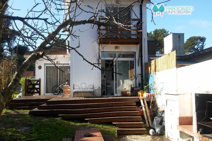 Pinamar,Buenos Aires,Argentina,3 Bedrooms Bedrooms,3 BathroomsBathrooms,Casas,DE LOS TRITONES,4481
