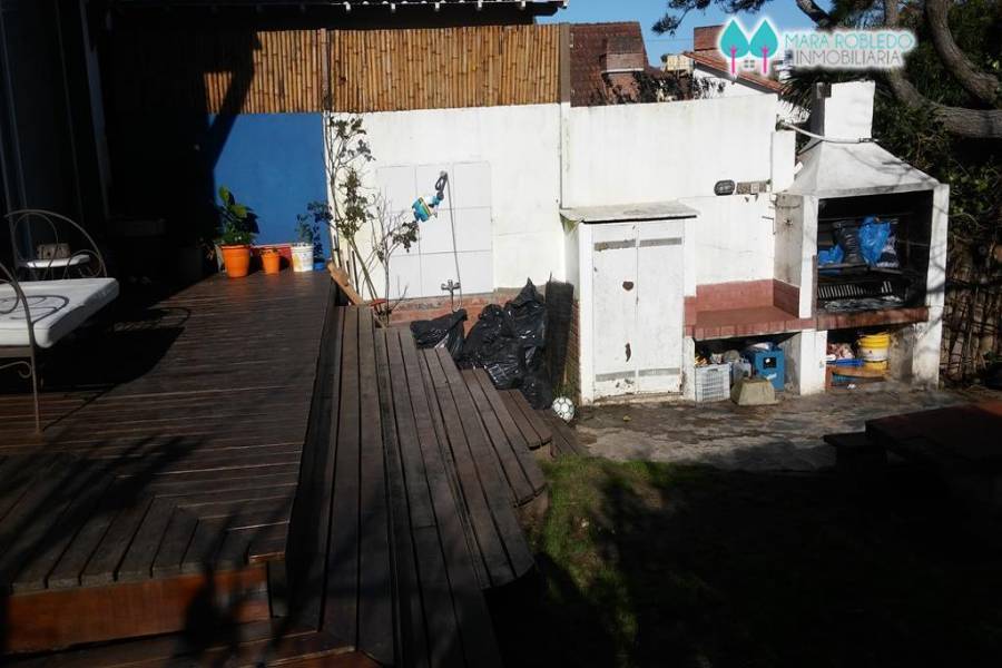 Pinamar,Buenos Aires,Argentina,3 Bedrooms Bedrooms,3 BathroomsBathrooms,Casas,DE LOS TRITONES,4481