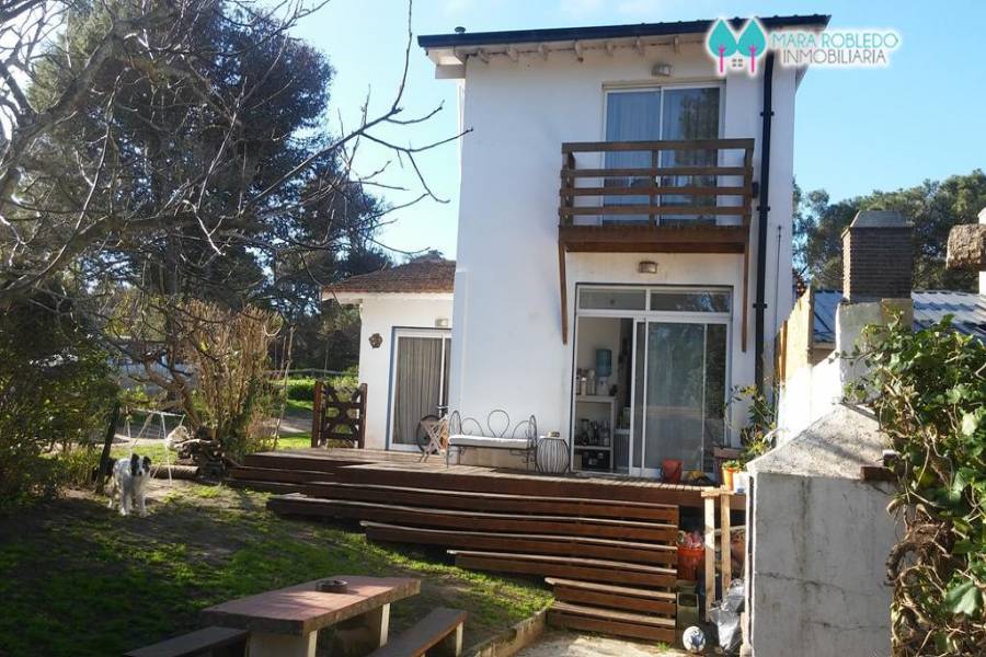 Pinamar,Buenos Aires,Argentina,3 Bedrooms Bedrooms,3 BathroomsBathrooms,Casas,DE LOS TRITONES,4481