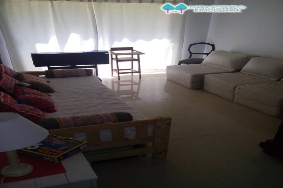 Pinamar,Buenos Aires,Argentina,4 Bedrooms Bedrooms,2 BathroomsBathrooms,Casas,PENELOPE,4487
