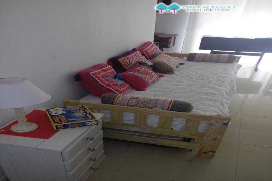 Pinamar,Buenos Aires,Argentina,4 Bedrooms Bedrooms,2 BathroomsBathrooms,Casas,PENELOPE,4487
