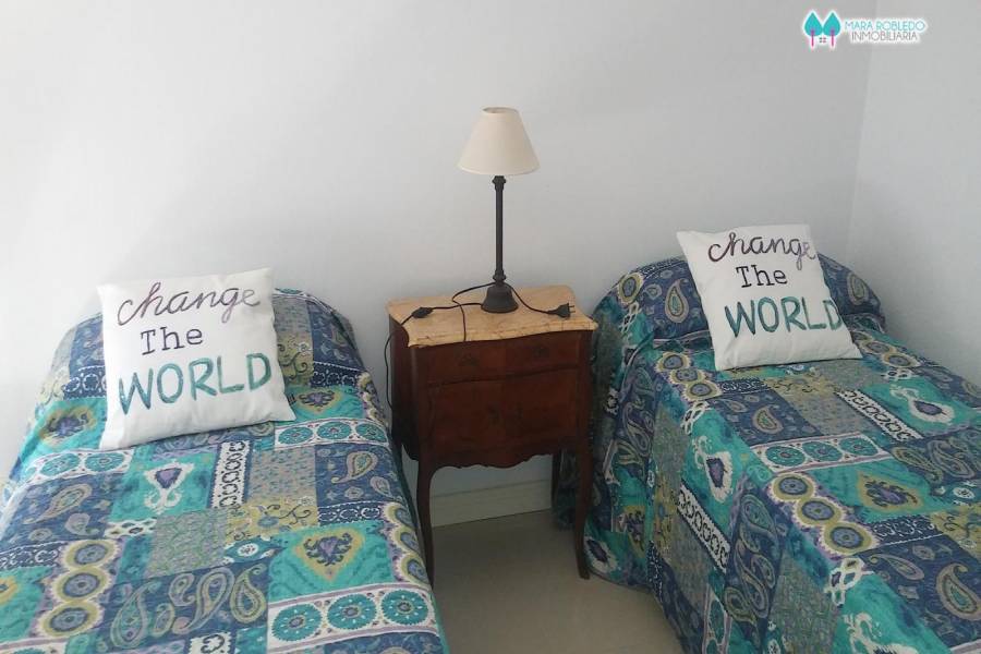 Pinamar,Buenos Aires,Argentina,4 Bedrooms Bedrooms,2 BathroomsBathrooms,Casas,PENELOPE,4487