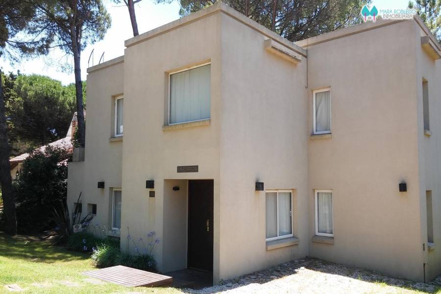 Pinamar,Buenos Aires,Argentina,4 Bedrooms Bedrooms,2 BathroomsBathrooms,Casas,PENELOPE,4487