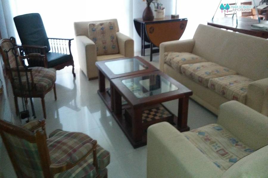 Pinamar,Buenos Aires,Argentina,4 Bedrooms Bedrooms,2 BathroomsBathrooms,Casas,PENELOPE,4487