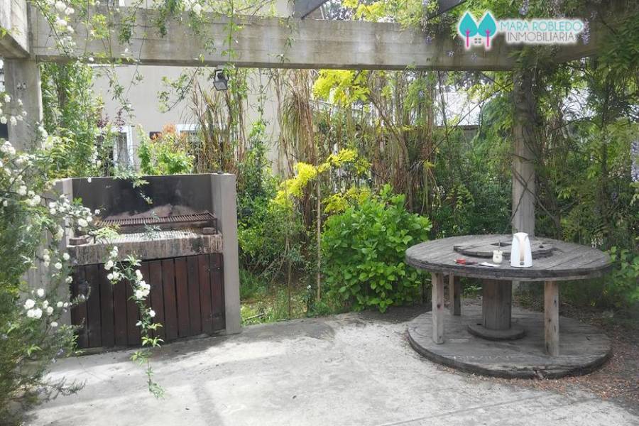 Pinamar,Buenos Aires,Argentina,2 Bedrooms Bedrooms,1 BañoBathrooms,Casas,TITANES ,4489