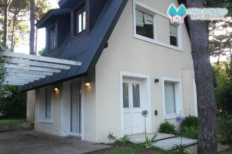 Pinamar,Buenos Aires,Argentina,3 Bedrooms Bedrooms,2 BathroomsBathrooms,Casas,ZORZAL Y ARGOS,4490