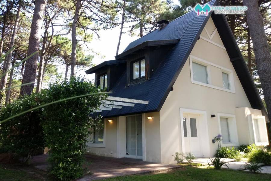 Pinamar,Buenos Aires,Argentina,3 Bedrooms Bedrooms,2 BathroomsBathrooms,Casas,ZORZAL Y ARGOS,4490