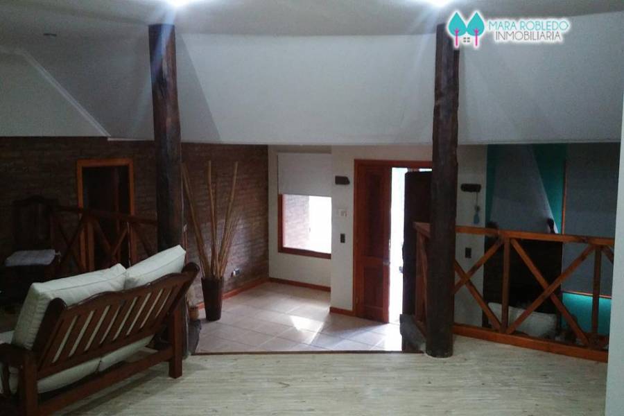 Carilo,Buenos Aires,Argentina,4 Bedrooms Bedrooms,3 BathroomsBathrooms,Casas,CHORLO Y PARAISO,4491