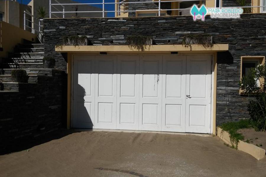 Carilo,Buenos Aires,Argentina,5 Bedrooms Bedrooms,6 BathroomsBathrooms,Casas,NOGAL,4493