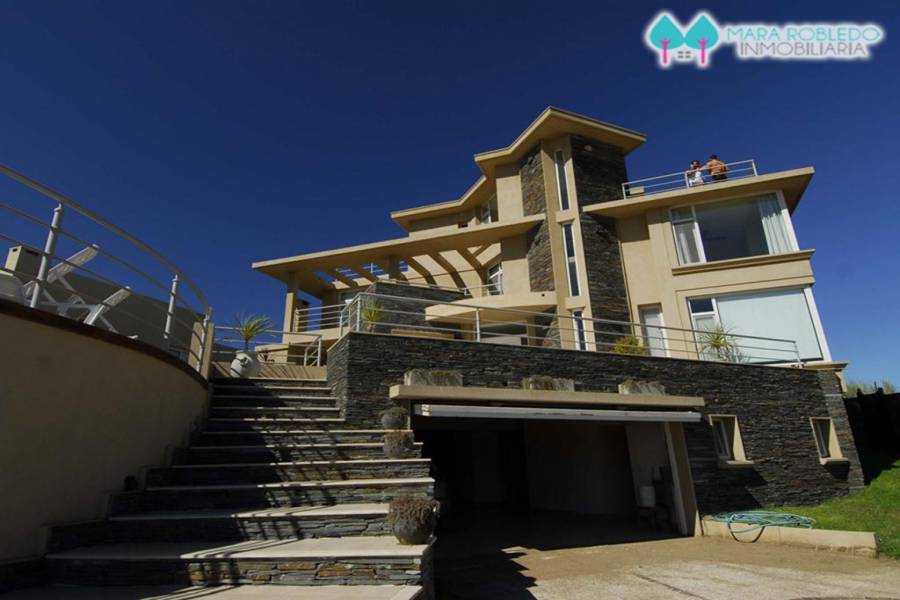 Carilo,Buenos Aires,Argentina,5 Bedrooms Bedrooms,6 BathroomsBathrooms,Casas,NOGAL,4493