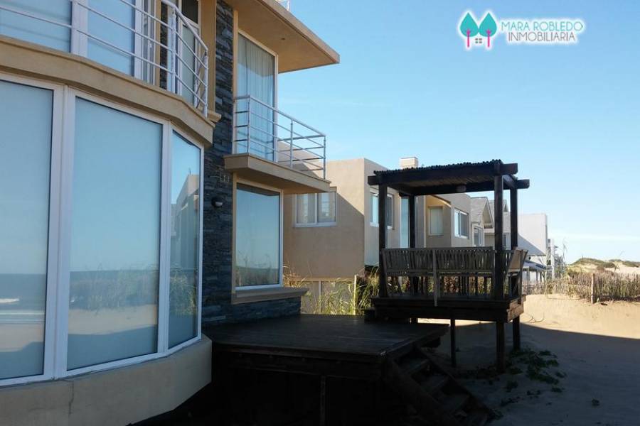 Carilo,Buenos Aires,Argentina,5 Bedrooms Bedrooms,6 BathroomsBathrooms,Casas,NOGAL,4493