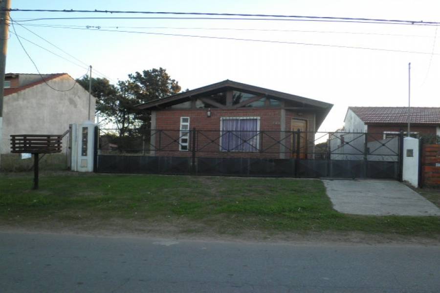 Las Toninas,Buenos Aires,Argentina,2 Bedrooms Bedrooms,1 BañoBathrooms,Casas,COSTA CHICA 7,40532