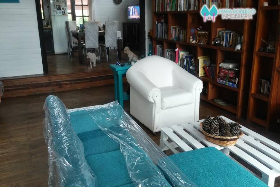 Carilo,Buenos Aires,Argentina,3 Bedrooms Bedrooms,2 BathroomsBathrooms,Casas,QUEBRACHO Y CHORLO,4497