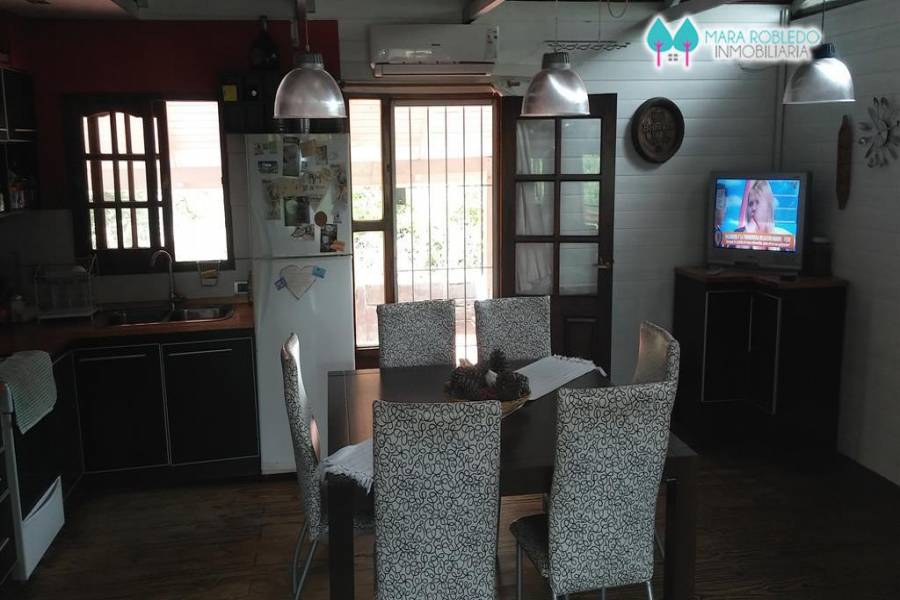 Carilo,Buenos Aires,Argentina,3 Bedrooms Bedrooms,2 BathroomsBathrooms,Casas,QUEBRACHO Y CHORLO,4497